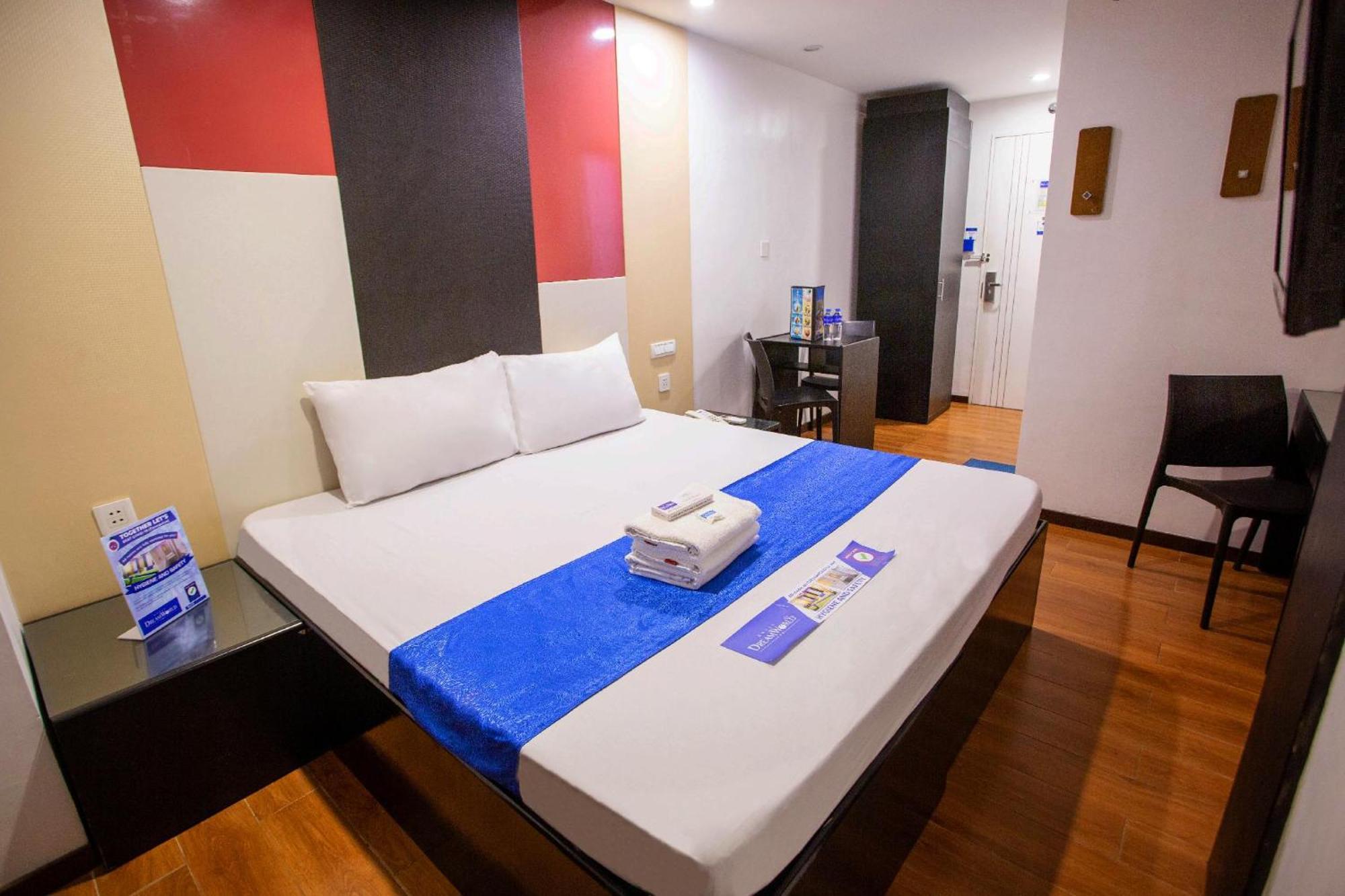 Hotel Dreamworld North Edsa كويزون سيتي المظهر الخارجي الصورة