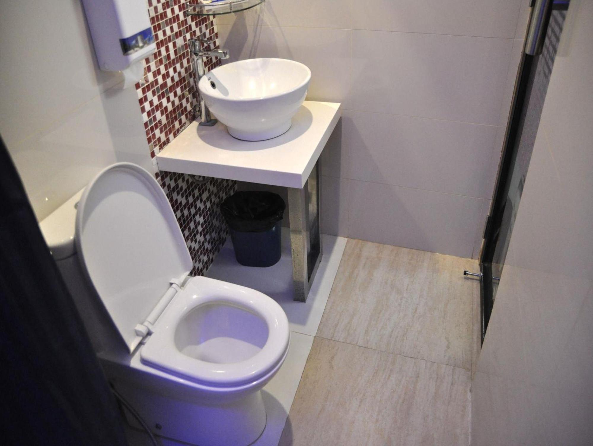 Hotel Dreamworld North Edsa كويزون سيتي المظهر الخارجي الصورة